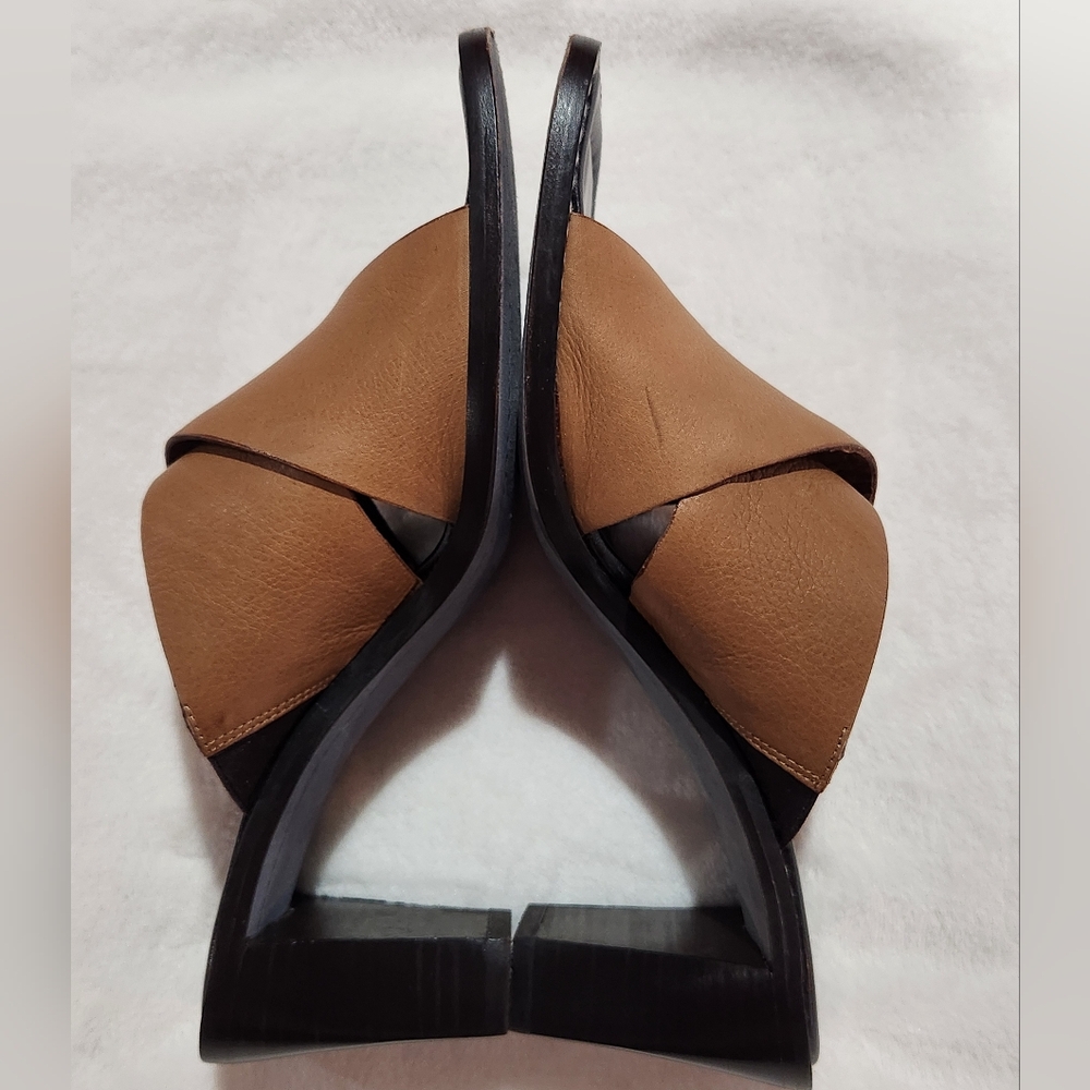 Donald J Pliner Vicky Camel Nappa Leather Slide-In Sandals, Size 7.5 - Picture 6 of 11